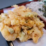 Sobadokoro Hashimoto - かき揚げ天ざる(1650円)　かき揚げ