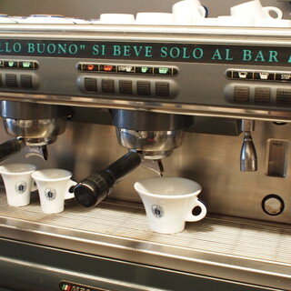 Cheers with a variety of Italian wines. After your meal, enjoy espresso from an authentic machine.