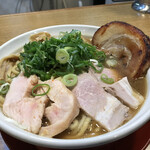 ラーメン おこじょ - チャーシューは２種類