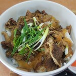 小さな食堂 ヒロ - 市場野菜牛丼 (税込)500円 ※拡大 (2021.10.20)