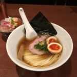 酒肴場 屯 - 津軽煮干し中華そば¥850、海鮮丼¥500