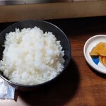 鳥よし - ご飯大　300円　割といい値段してる？(笑)
夜ならそんなに気にならないけれど、、、