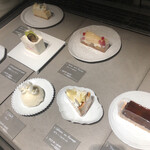 ASAKO IWAYANAGI SALON DE THE - ショーケース