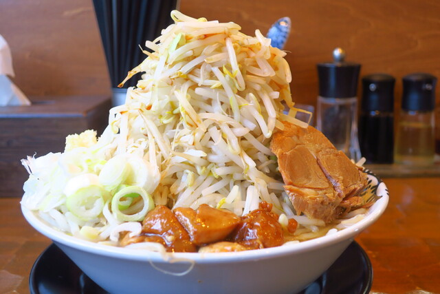 洋二郎＋野菜増し』by GSX-R750 : 特級中華蕎麦 洋介 - 万博記念