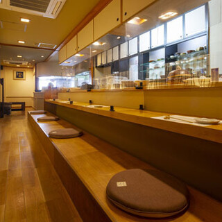 都会の喧騒や日常を忘れさせる居心地のよい隠れ家的空間