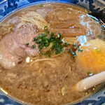 東風亭 - 見た目完全にコッテリ‼️東風ラーメン大盛り800円