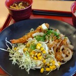 ジョイフル - こちらは、日替わり御膳、お味噌汁は、分かりやすいインスタントです➰