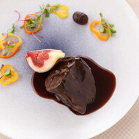 7時間煮込んだ国産牛の赤ワイン煮