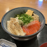 魚屋 小次朗 - あなごネギトロサーモン丼。