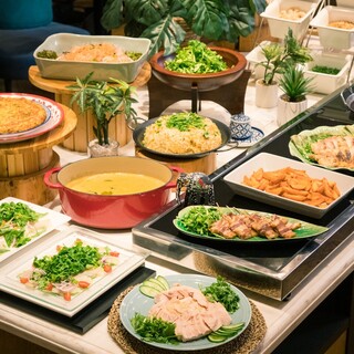 【泰式自助自助餐】博覽會舉行。我們總共提供23種菜餚。