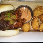 THE CHICKEN - BOXセット バーガー&ナゲット 1,100円