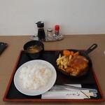 Resutoran Goto U - ポークソテー定食、970円。