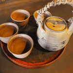 Kasagiya - 渋い茶器でお茶が提供！