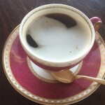 CALVA - この上質の生クリームを、本格的に淹れたコーヒー(ブラジル系)に落としてみますと、とても美味しくなりました。