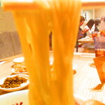 一風堂KAY - 中華蕎麦チャーシュー　１１２０円（税込）の麺のアップ【２０２１年１０月】