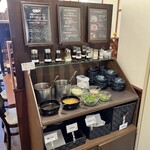  きのこ鍋＆きのこ料理専門店 何鮮菇 - 調味料コーナー