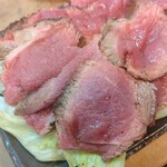 もつ焼 まるい - 仔牛のローストビーフ