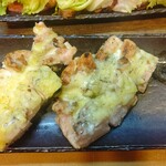 もつ焼 まるい - フォルマッジョチキンステーキ