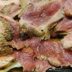 もつ焼 まるい - 仔牛のローストビーフ