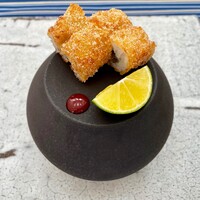 日本料理 TOBIUME - "始まり 骨切り" 鱧(福岡県芦屋産)のカツレツ、梅肉醤油ソース、酢橘添え 