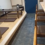 福福寿司 - 内観。通路が難点