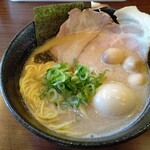 豚骨ラーメンとまぜそば 池めん - 豚骨ラーメンコンビ味玉