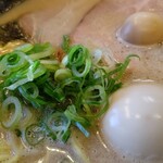 Tonkotsu Ra-Men To Maze Soba Ikemen - 豚骨ラーメンコンビ味玉　アップ