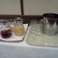 レストラン HUSHHUSH - セルフサービスのジュースと烏龍茶