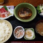 季さく - 煮魚定食800円  ＋  小刺身盛り 300円