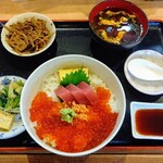 よし乃 - いくら丼