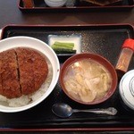 西洋亭 - 特性ソースかつ丼（ロース） 950円