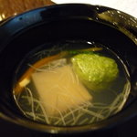 日本料理 花座 - ☆お吸い物…胡麻豆腐＆百合の花＆蓮海老真丈＆木の芽☆