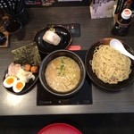 博多 元勲 - スペシャルつけ麺。
うまかった(^-^)