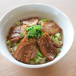 Okinawasoba Chatantei - 三枚肉のっけ丼