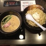 博多 元勲 - カルボナーラつけ麺。
美味しかった(^-^)