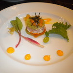 海鮮と野菜の重ね合わせ雲丹添え