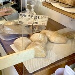 まつぼっくりパン - 【流木パン】食感はフランスパン系。味はもちろん、名前もいい(≧∇≦)