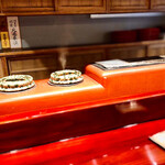 草喰 なかひがし - 竈の飯炊きの土鍋から勢いよく蒸気が上がっていました。