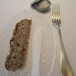 ベージュ アラン・デュカス 東京 - パン（米粉）