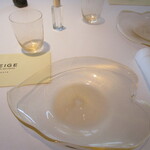 ベージュ アラン・デュカス 東京 - テーブルセッティング