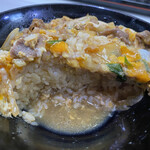 富士 - 他人丼の断面　予想通りとても美味しかったです