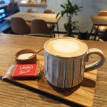 Totto Cafe&Bar - ホットカフェラテ