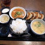 タンタンヌードル 楽 - よだれ鶏餃子定食