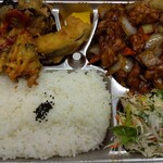 Eisei ken - 鶏の味噌炒め弁当\500。ご飯が進む。