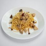 Japanese-style mushroom pasta