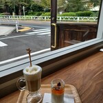 山とハチミツ - 店内から見える景色