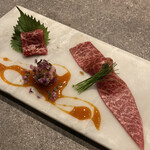 A5和牛肉料理専門店 ONIQUE TOKYO - 「和牛の刺身　サーロインのユッケ　和牛の振袖」