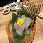 長岡漁港けんじろう - ヒラメ刺し