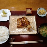赤坂とゝや魚新 - 小鉢以外のお膳