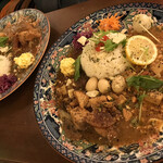 ニッポンカリー オルタナ - 盛りもすごい